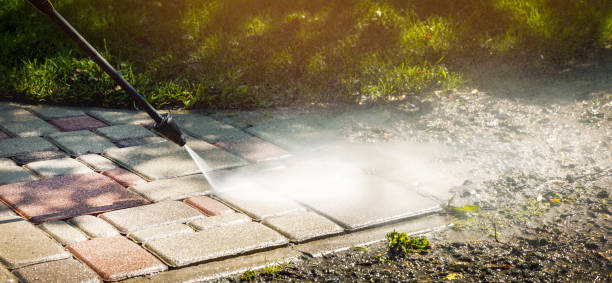 Best Pool Deck Cleaning  in Parlier, CA